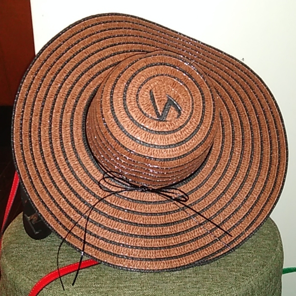 MOMENTUM Accessories - HP🎉Sun Hat